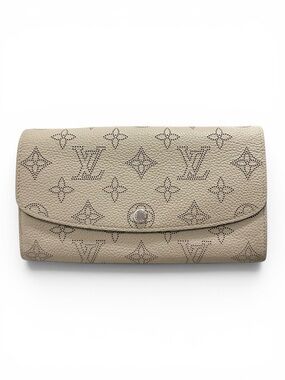 Louis Vuitton Mahina Leather Galet Gray Taupe Beige Iris Long Wallet on Chain